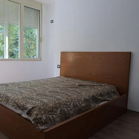 Petrela Homes Holiday home Mirash