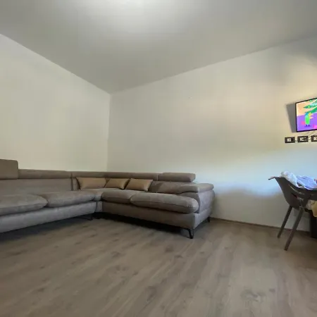 Petrela Homes * Mirash